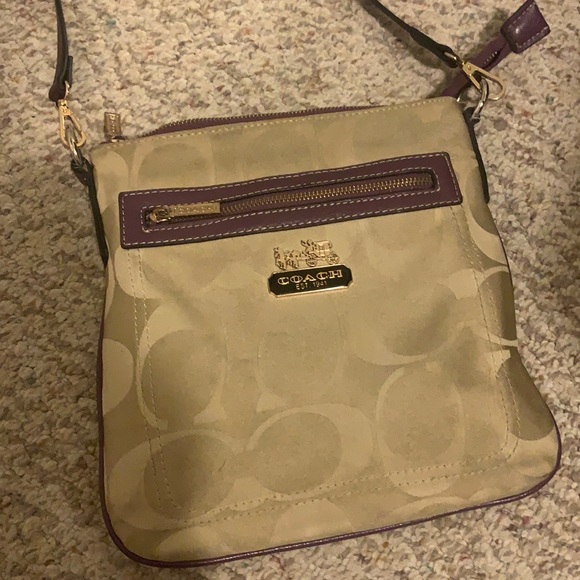 a coach off the shoulder bag - Picture 2 of 2
